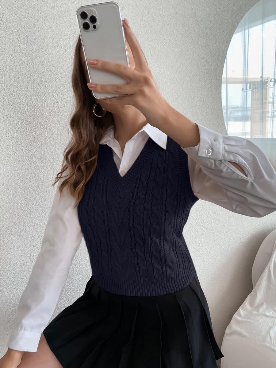 Winifred Classic Cable Knit V-Neck Sleeveless Sweater Vest - Navy
