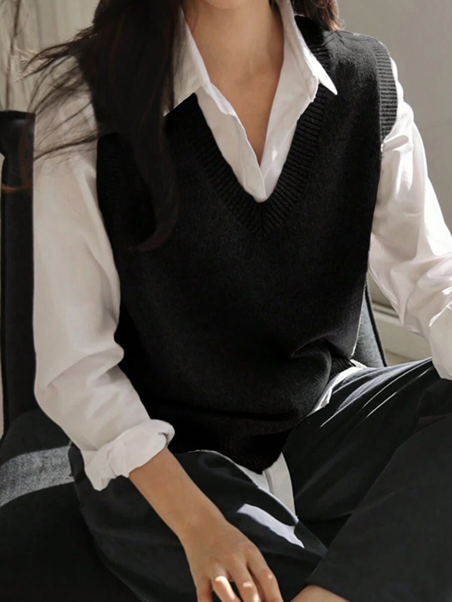 Women's V-Neck Knit Sweater Vest, Sleeveless Layering Top for Fall Work Casual - Black