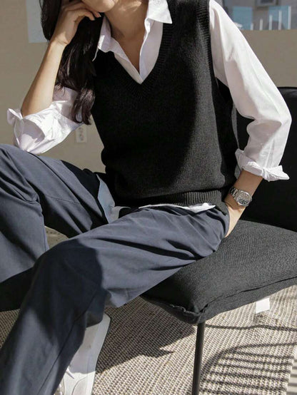 Women's V-Neck Knit Sweater Vest, Sleeveless Layering Top for Fall Work Casual - Blue
