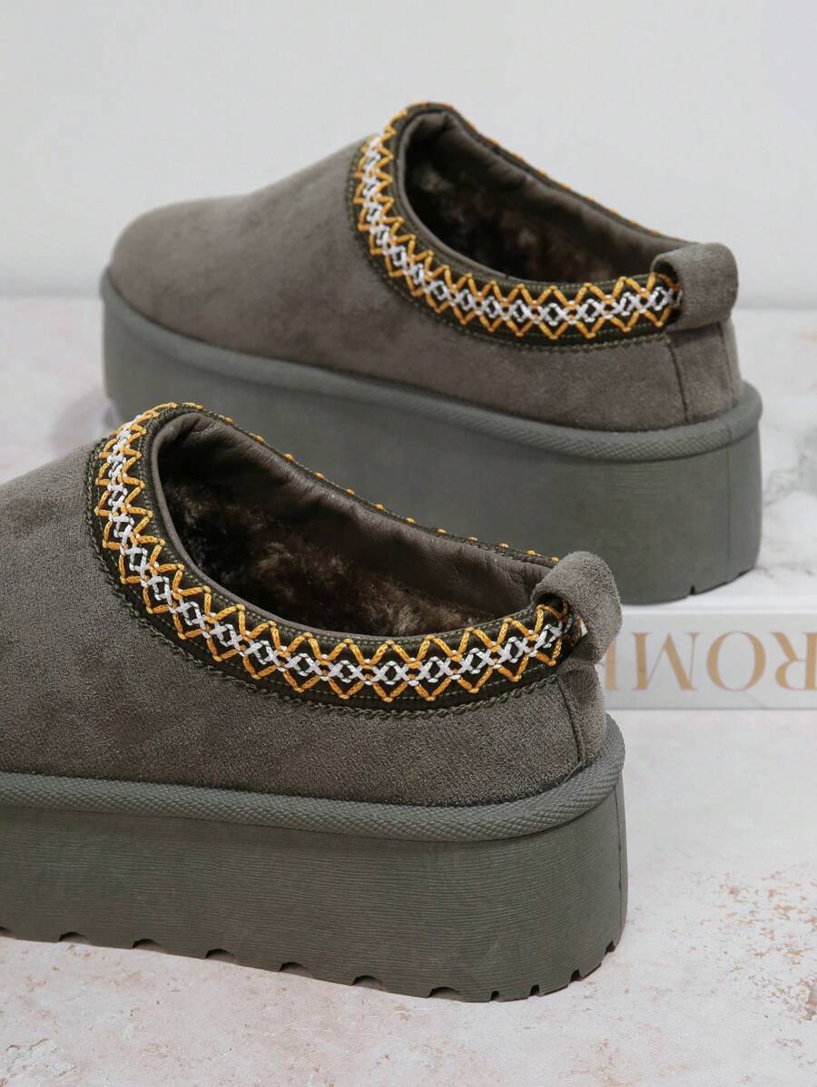 Solezae Women's Faux Suede Round Toe Slip On Fluffy Flatform Slippers Mother's Day Present For Christmas Valentine's Day Mensa