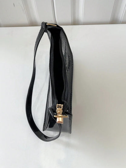 Women's Curved Shoulder Bag, Small Faux Leather Underarm Purse for Everyday and Evening