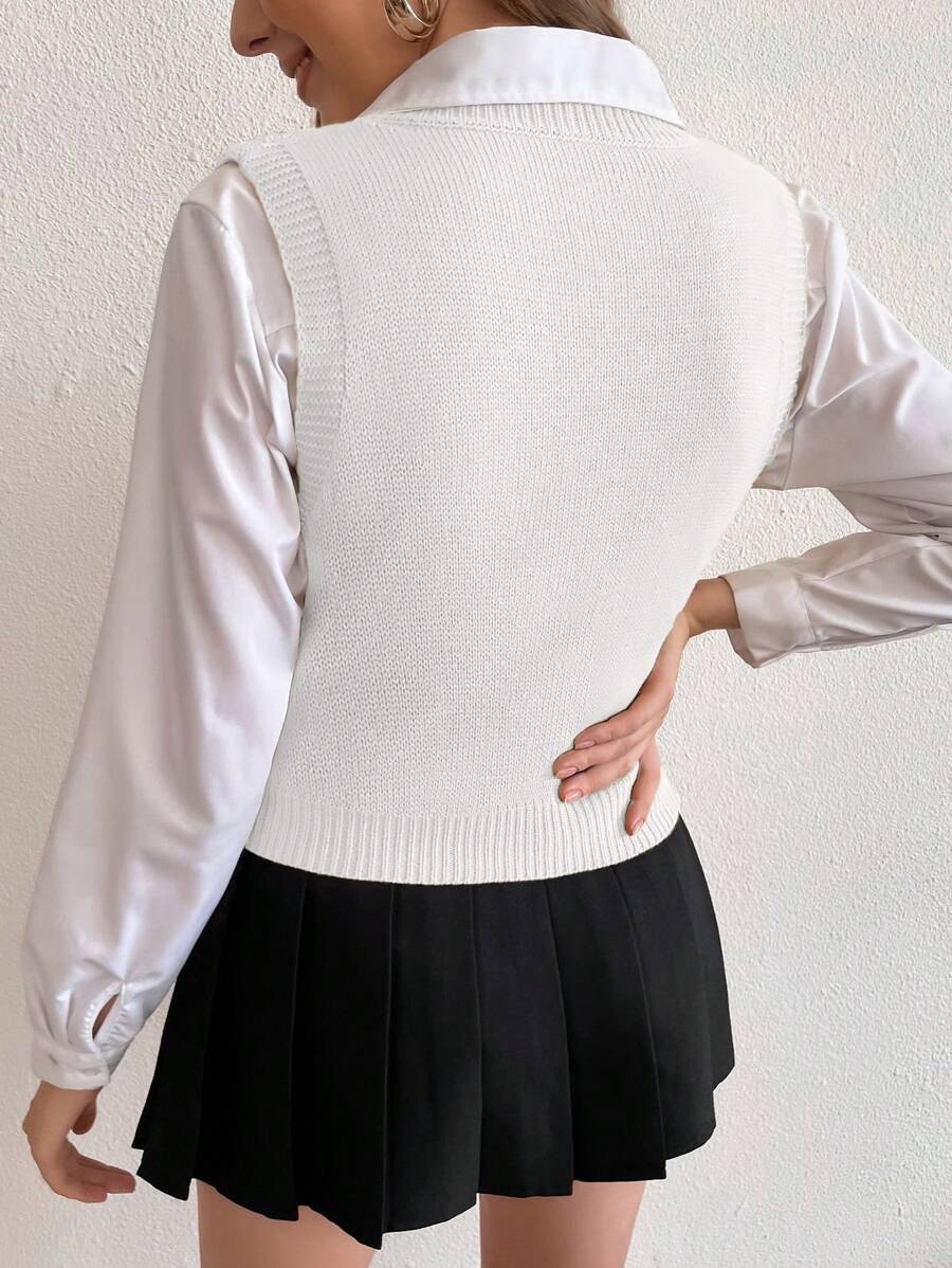 Winifred Classic Cable Knit V-Neck Sleeveless Sweater Vest - White