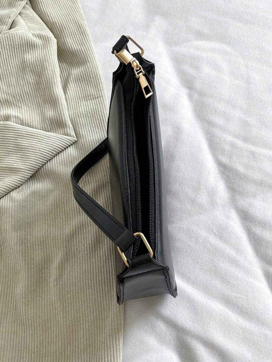 Women's Curved Shoulder Bag, Small Faux Leather Underarm Purse for Everyday and Evening
