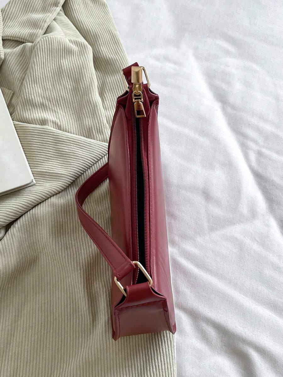 Women's Curved Shoulder Bag, Small Faux Leather Underarm Purse for Everyday and Evening