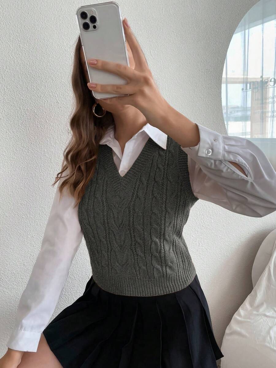 Winifred Classic Cable Knit V-Neck Sleeveless Sweater Vest - Charcoal Grey