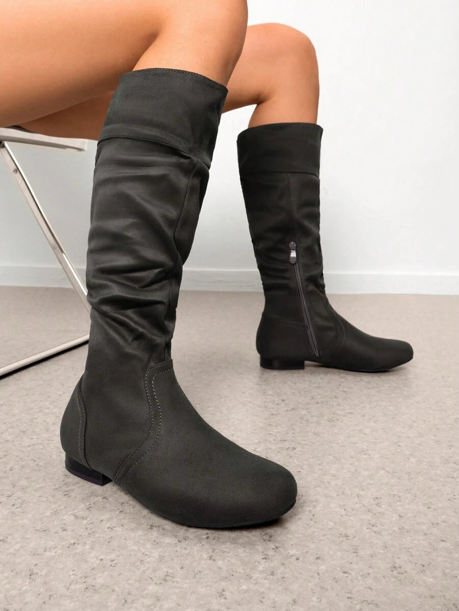 Women's  Black Knee High Pull On Winter Weather Black Boots Elegant & Fashionable Classic Slouchy Warm Gift  Boots Mensa