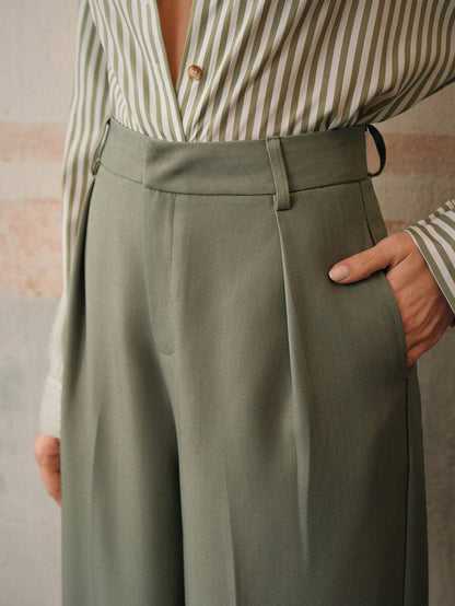 Tatiana Pleated High Waist Wide Leg Trousers with Pockets - Black