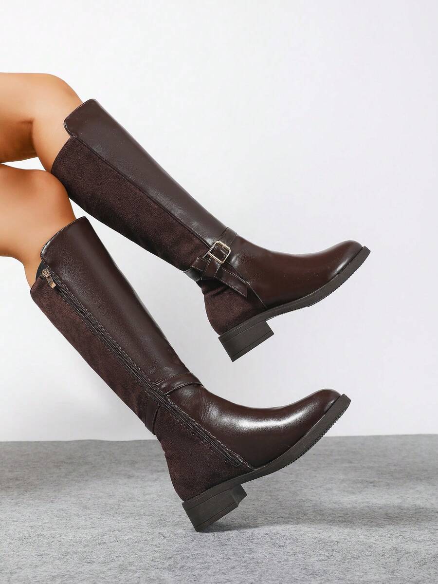 Women's Autumn/Winter Brown High-End Fashion Patchwork Belt Buckle Decor Side Zipper Retro Riding Boots, Tall Design Slimming And Elongating, Thermal Lined For Warmth And Comfort, PU+Suede Patchwork For Stylish Look, Classic Silhouette Fits Well, Flat Hee Mensa