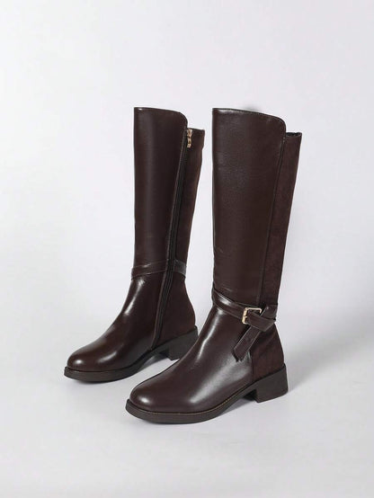 Women's Autumn/Winter Brown High-End Fashion Patchwork Belt Buckle Decor Side Zipper Retro Riding Boots, Tall Design Slimming And Elongating, Thermal Lined For Warmth And Comfort, PU+Suede Patchwork For Stylish Look, Classic Silhouette Fits Well, Flat Hee Mensa