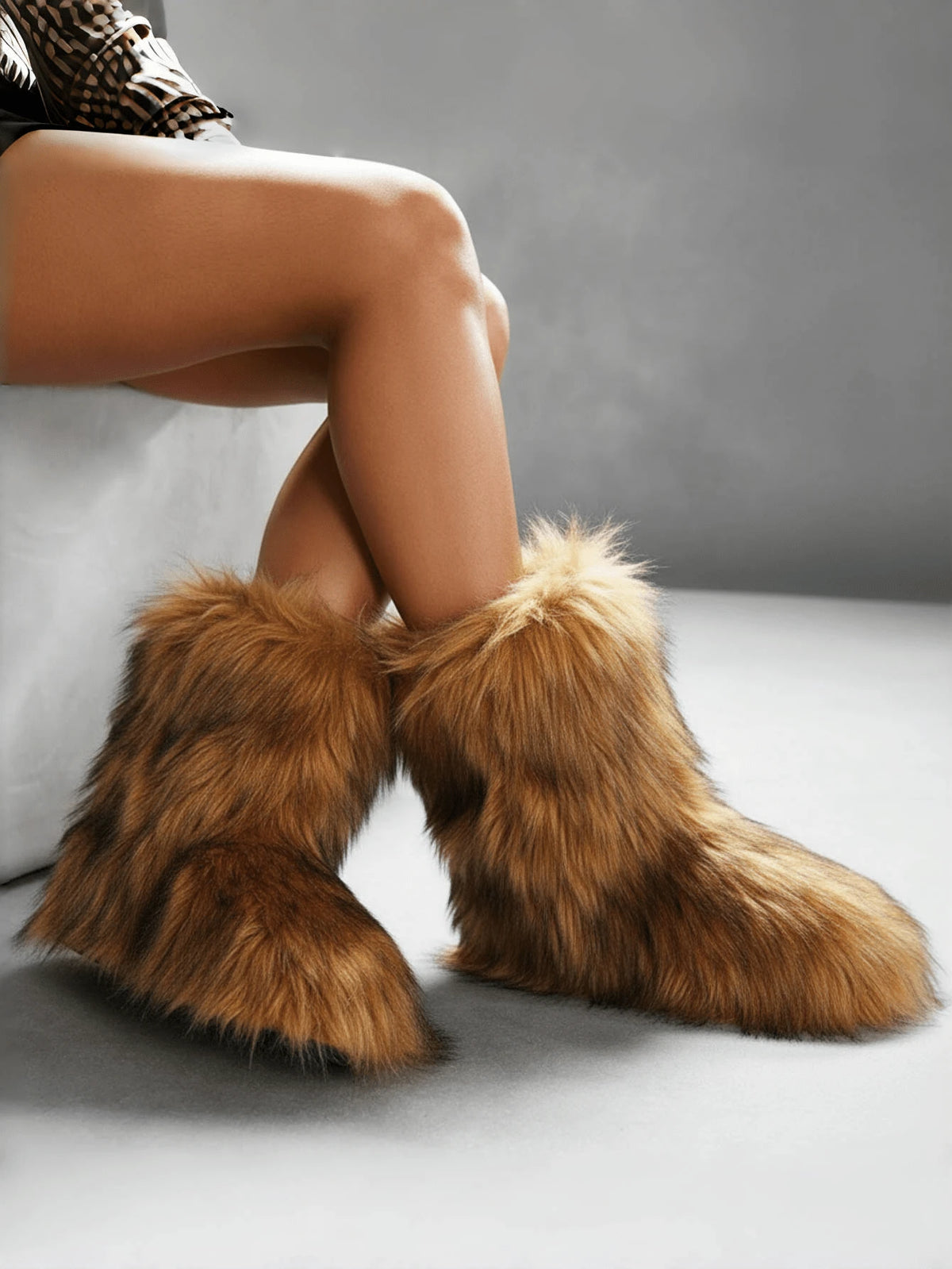 Women's Winter Furry Snow Boots Fuzzy Fluffy Round Toe Suede Booties Flat Heel Slip On Outdoor Indoor Shoes Fashion Warm Fluffy Shoes Mensa