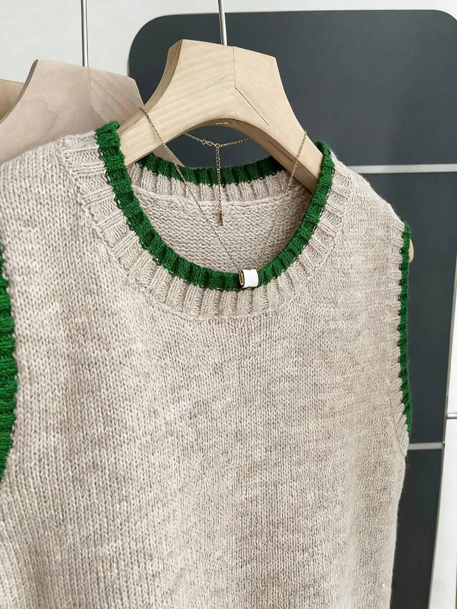 Beatrice Contrast Trim Sleeveless Knit Sweater Vest - Oatmeal with Green Trim