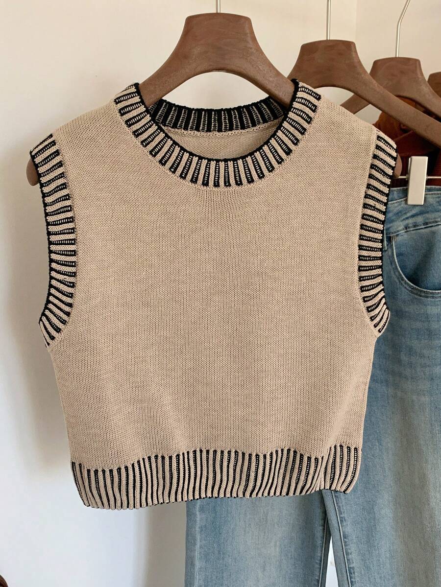 Women's Cropped Cable Knit Sweater Vest, Sleeveless Layering Top for Fall - Coffee Brown