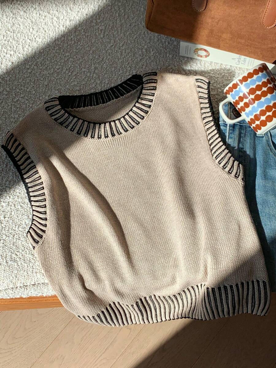 Women's Cropped Cable Knit Sweater Vest, Sleeveless Layering Top for Fall - Coffee Brown
