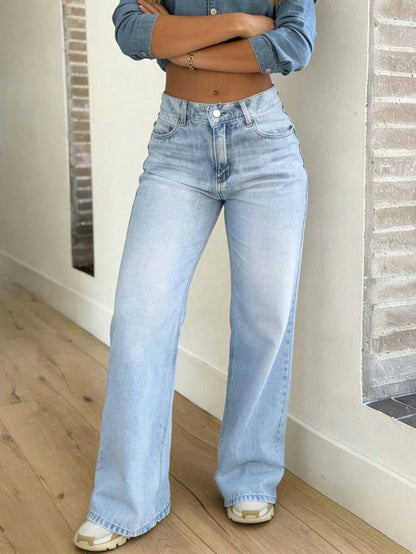 Chelsea Mid Rise Loose Straight Leg Boyfriend Jeans - Light Wash