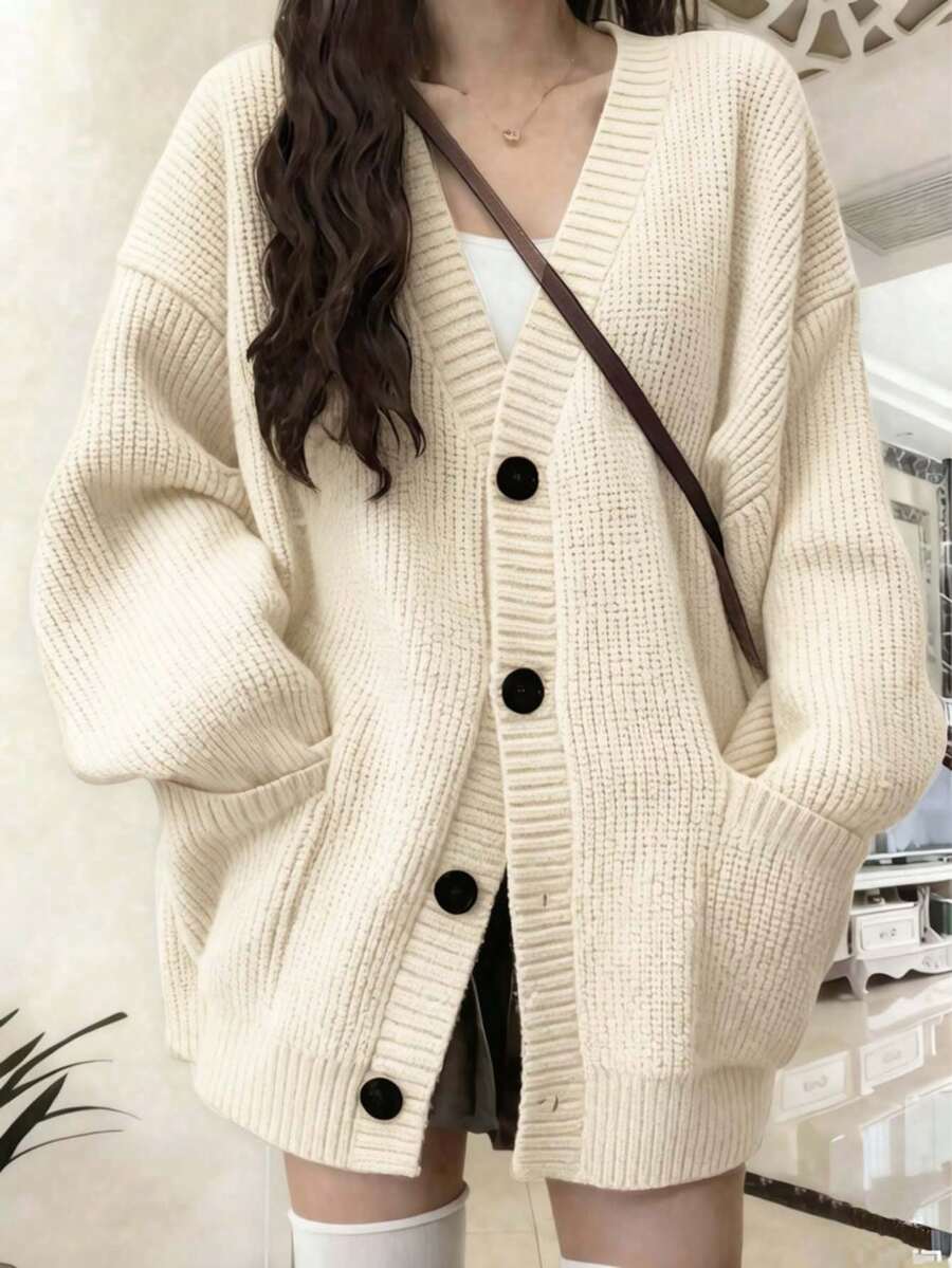 Bettina Oversized Chunky Cardigan with V Neck and Pockets - Cream