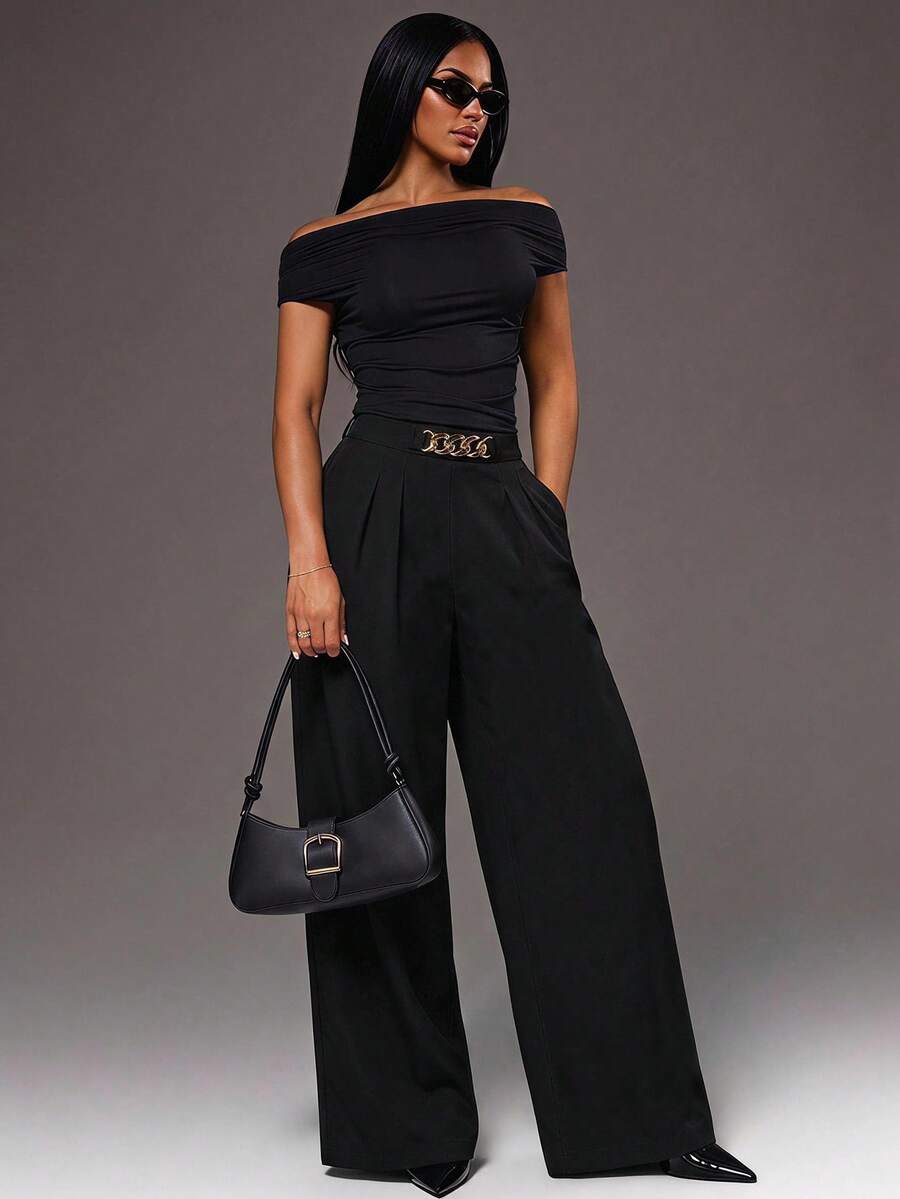 Theodora High Waist Pleated Oversized Wide Leg Suit Trousers - Black with Gold Chain