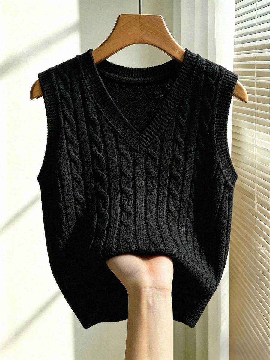 Winifred Classic Cable Knit V-Neck Sleeveless Sweater Vest - Black