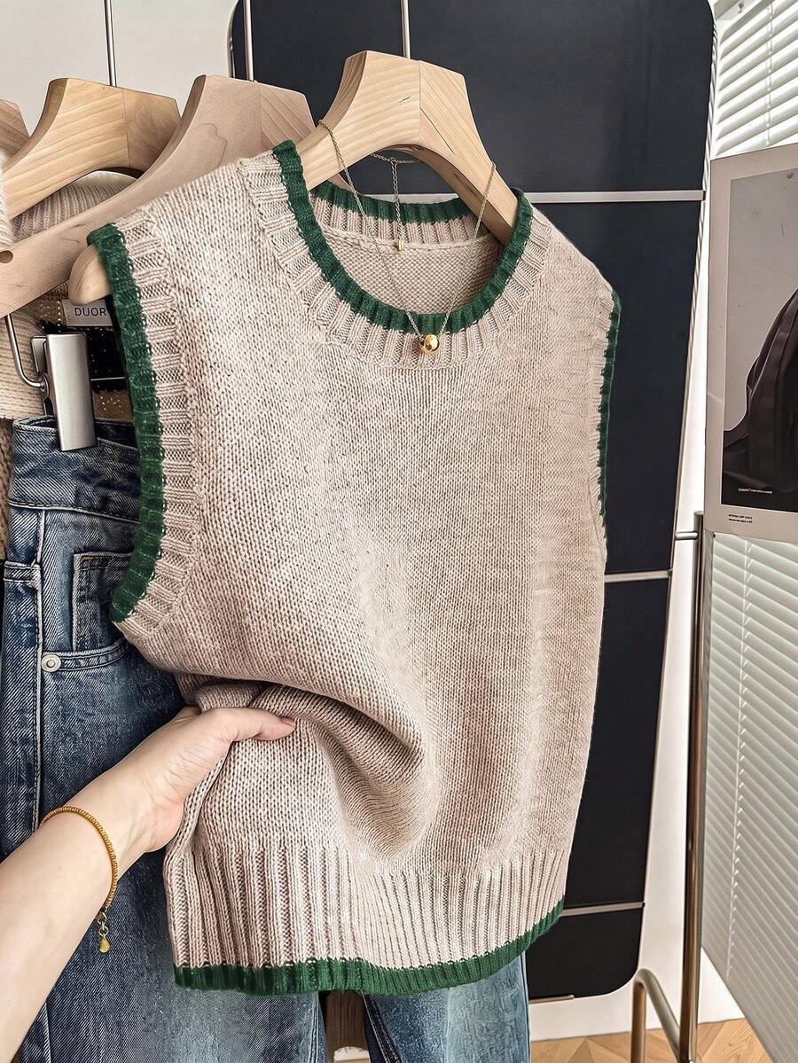 Beatrice Contrast Trim Sleeveless Knit Sweater Vest - Oatmeal with Green Trim