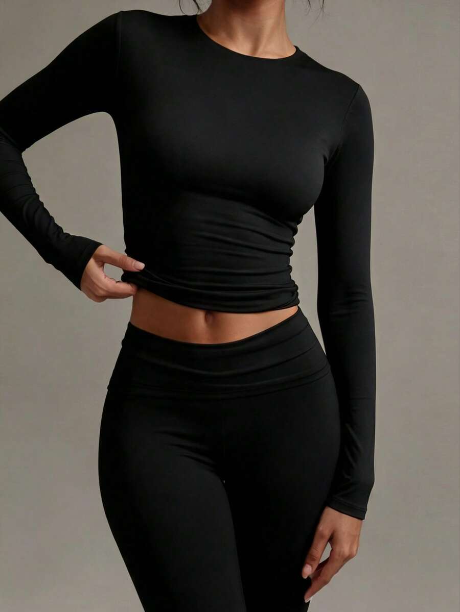 Aurora Slim Fit Round Neck Long Sleeve Tee - Black
