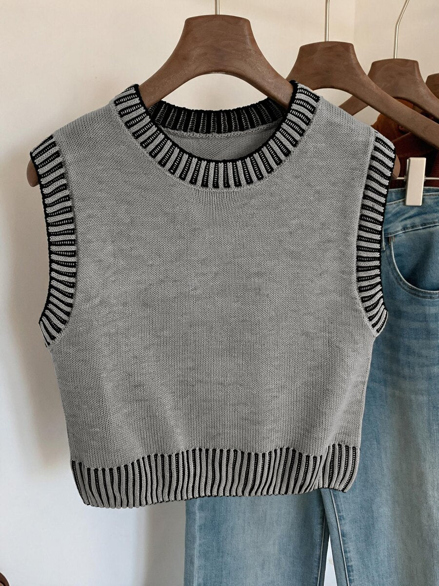 Women's Cropped Cable Knit Sweater Vest, Sleeveless Layering Top for Fall - Coffee Brown