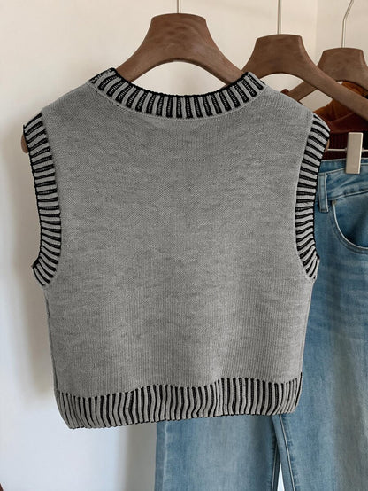 Women's Cropped Cable Knit Sweater Vest, Sleeveless Layering Top for Fall - Coffee Brown