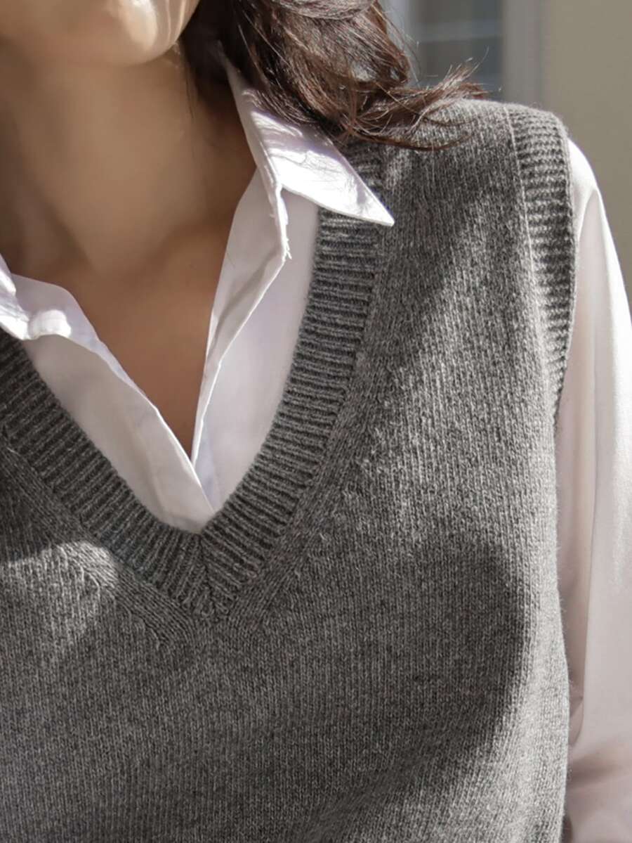 Women's V-Neck Knit Sweater Vest, Sleeveless Layering Top for Fall Work Casual - Pink