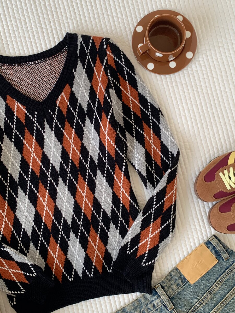 Saskia Slim V Neck Twist Cable Knit Sweater with Contrast Trim - Argyle