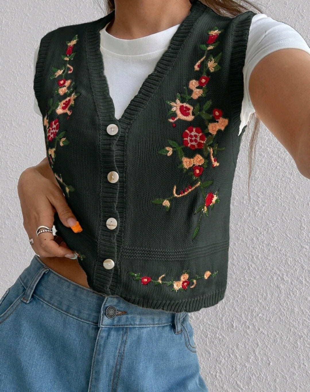 Floral Embroidered Button Knit Vest Mensa